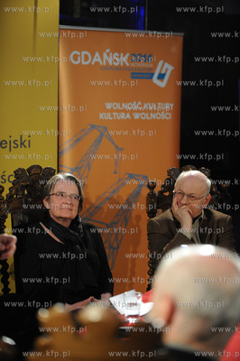 Gdansk, Dwor Artusa. "Debata o wolnosci tworzenia."odbywajaca...