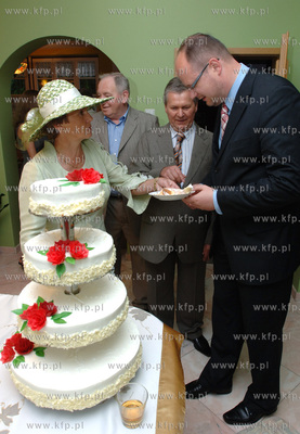 Imieniny Lecha i Danuty Walesy. Danuta Walesa przekazuje...