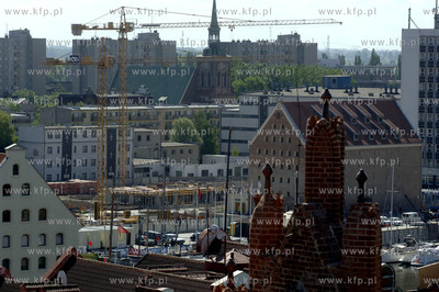 Gdansk.Widok z wiezy kosciola sw. Jana. Budowa apartamentow...