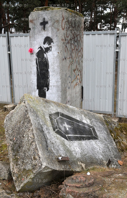 Gdansk Brzezno. Likwidacja starego cmantarza na al....