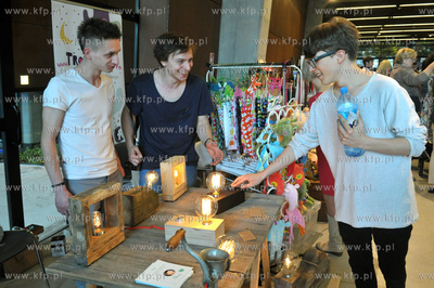 Targi mody, designu i mlodej sztuki Bakalie 13 w Europejskim...