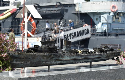 Gdynia. Nabrzeże Pomorskie na molo Południowym. Makieta...