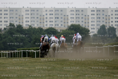 Wyscigi konne na sopockim hipodromie.
10.07.2011
fot.Krzysztof...