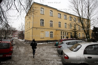 Budynek przychodni w Pruszczu Gdanskim przy ul. Grunwaldzkiej.
09.01.2013
fot....