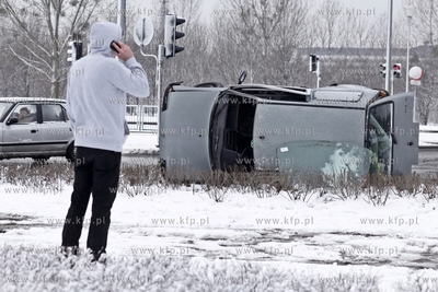 Groźnie wyglądający wypadek na skrzyżowaniu ulic...