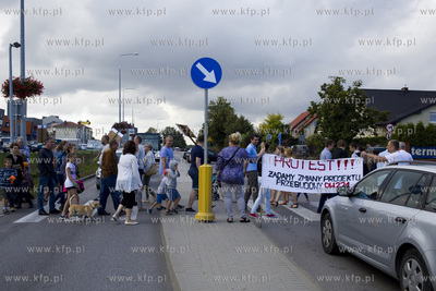 Kowale.  Mieszkańcy protestują przeciwko proponowanej...