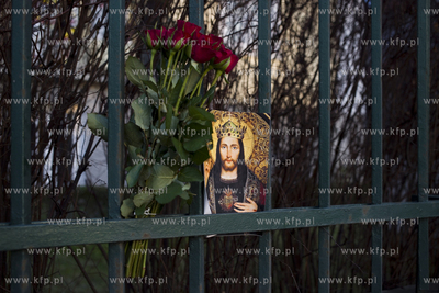 Kwiaty i znicze pod konsulatem Niemiec w Gdańsku.
21.12.2016
fot....