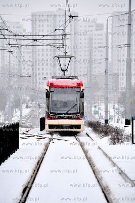Zima w Gdańsku. Pesa Jazz Duo na przystanku Migowo...