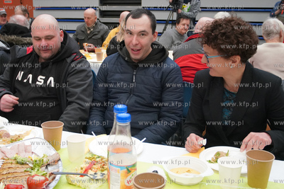 Sopot. Hala 100-lecia. Śniadanie wielkanocne dla potrzebujących...