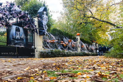 Gdańsk Wrzeszcz, ul. Jaśkowa Dolina. Nz. Halloweenowe...