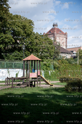 Park Kuzniczki  - zabytkowy, niewielki park w Gdansku...