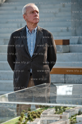 Gdansk. Konferencja prasowa orazz uroczyste zawieszenie...