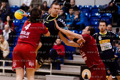 Hala AWFiS Gdansk. Mecz pilki recznej I ligi. Wybrzeze...