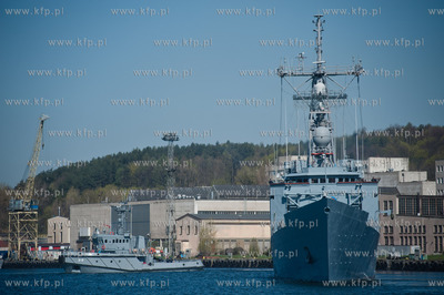 Gdynia. Oksywie. Port Marynarki Wojennej. Fregata rakietowa...