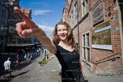 Gdansk. Ul. Dluga. Aktorka z Gdanska, mieszkajaca obecnie...