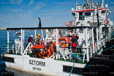 Gdynia. Nabrzeze Pomorskie. Udostepniona do zwiedzania...