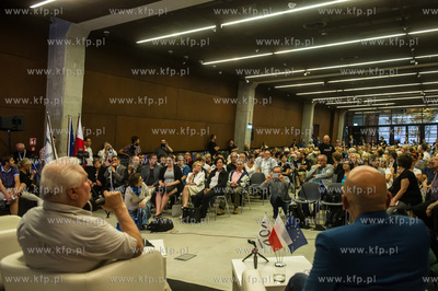 Gdansk. Europejskie Centrum Solidarnosci. Spotkanie...