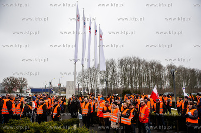 Gdańsk. Protest pracowników Spółki Lotos Kolej,...