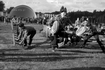 Zawody drużyn strażackich na placu Zebrań Ludowych...