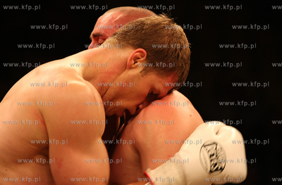 Gdynia, Gala boksu zawodowego. Nz. Walka miedzy Maciejem...