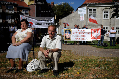 Gdansk. Msza Swieta na placu Obroncow Poczty Polskiej...