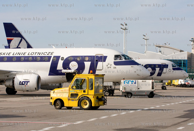 Gdansk,Rebiechowo. Z powodu zlej widzialnosci na Warszawskim...