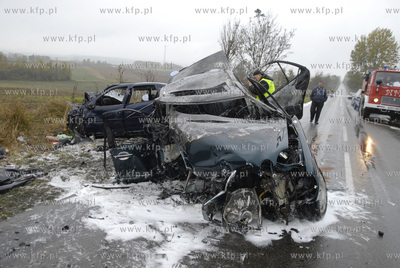 Borzytuchom pod Bytowem. W czolowym zderzeniu dwoch...