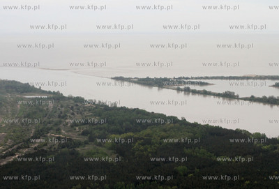 Ujscie Wisly do morza. Do Baltyku trafila zanieczyszczona...