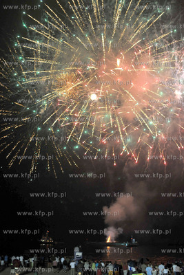 Plaza z Gdyni Srodmiesciu. Towarzyszace imprezie Beach...