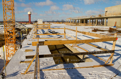 Budowa nowego terminala pasazerskiego T2 na lotnisku...