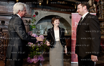 Gdansk. Dwor Artusa. Wreczenie nagrod w plebiscycie...