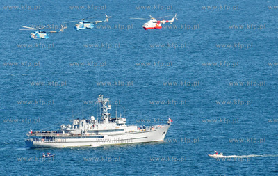 Parada z okazji obchodow Dni Morza i swieta Marynarki...