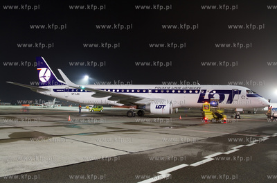 Port Lotniczy Gdansk im. Lecha Walesy. Po awaryjnym...