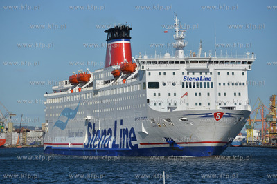 Prom Stena Spirit linii Stena Line wyplywa w rejs do...