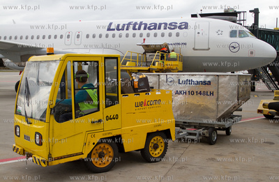 Port Lotniczy Gdansk. Nz.Airbus 320 linii Lufthansa.
22.06.2014
fot....