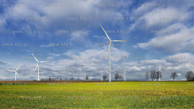 Elektrownia wiatrowa w okolicy Wladyslawowa. 06.01.2015...