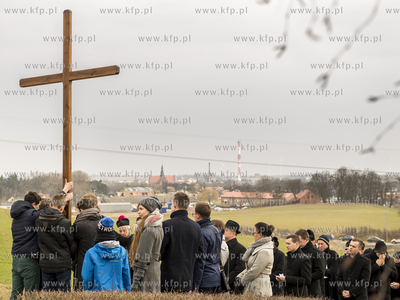 Droga Krzyzowa na Gorze Jana Paw  a II w Pelplinie...