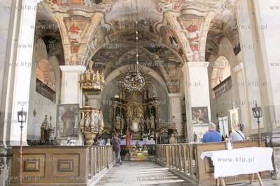 Sanktuarium Podwyższenia Krzyża Świętego w Chwalęcinie...