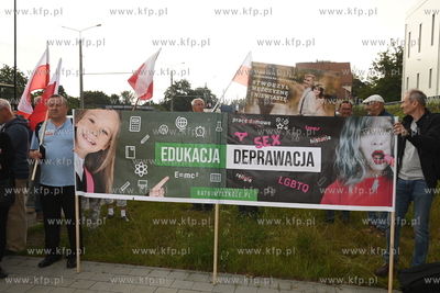 Wizyta minister Barbary Nowackiej na rozpoczęciu roku...