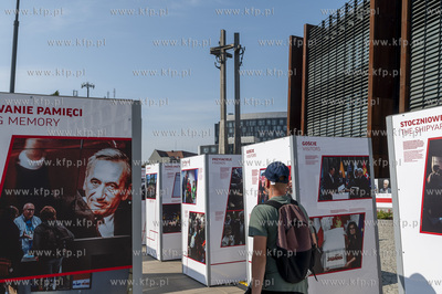 Gdańs. Uroczystości jubileuszowe ECS, ku czci tych,...