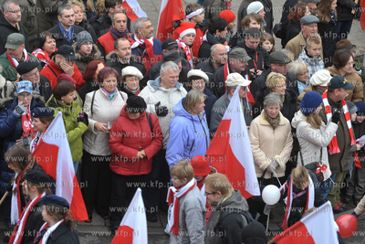 Parada Niepodleglosci w Gdansku. Widzowie wzdlus trasy...