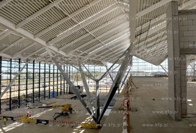 Uroczystosc zawieszenia wiechy nad nowo budowanym terminalem...