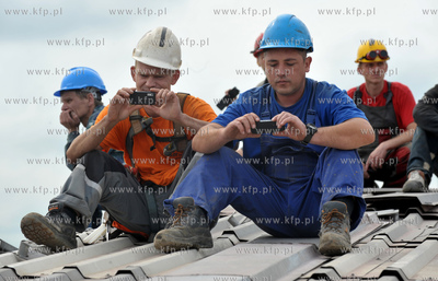 Gdansk. Wodowanie statku Lewek Andes w Remontowej Shipbuilding...