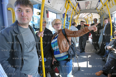 Inaguracyjny przejazd tramwajem na nowo otwartej lini...