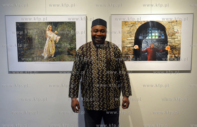 Wystawa fotografii Magdaleny Morawskiej  "Swieci, a...