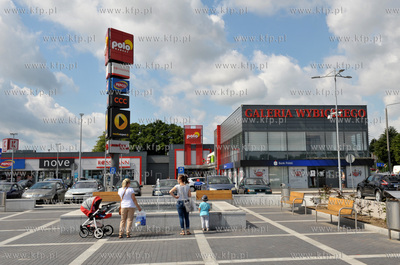 Kościerzyna. Galeria Handlowa Wybickiego na ul. Wojska...