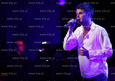 Gdynia. Teatr Muzyczny. Benefis Franciszka Walickiego...