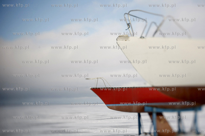 Puck. Zamarznieta Zatoka Pucka. 14.01.2010 fot. Krzysztof...