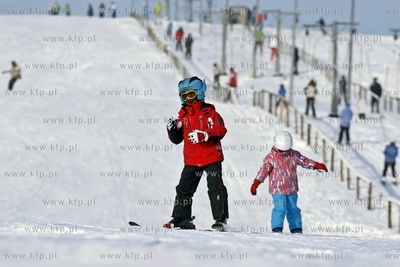Stok narciarski w Trzepowie w okolicach Przywidza.
28.01.2012
fot....