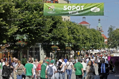 W Sopocie pojawili sie kibice z Irladii, ktorzy przyjechali...